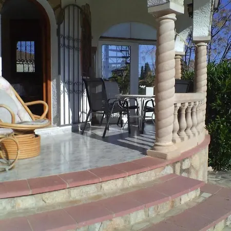 Villa Doree 209 *